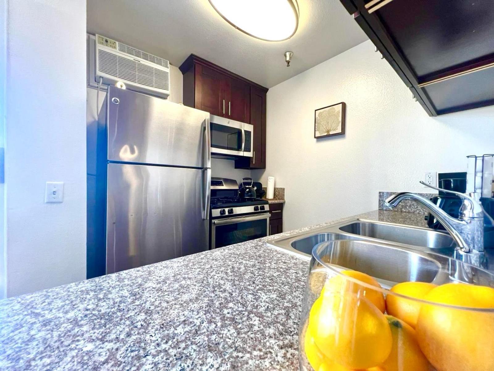 Amazing Universal Studios Loft Free Parking Лос Анджелис Екстериор снимка