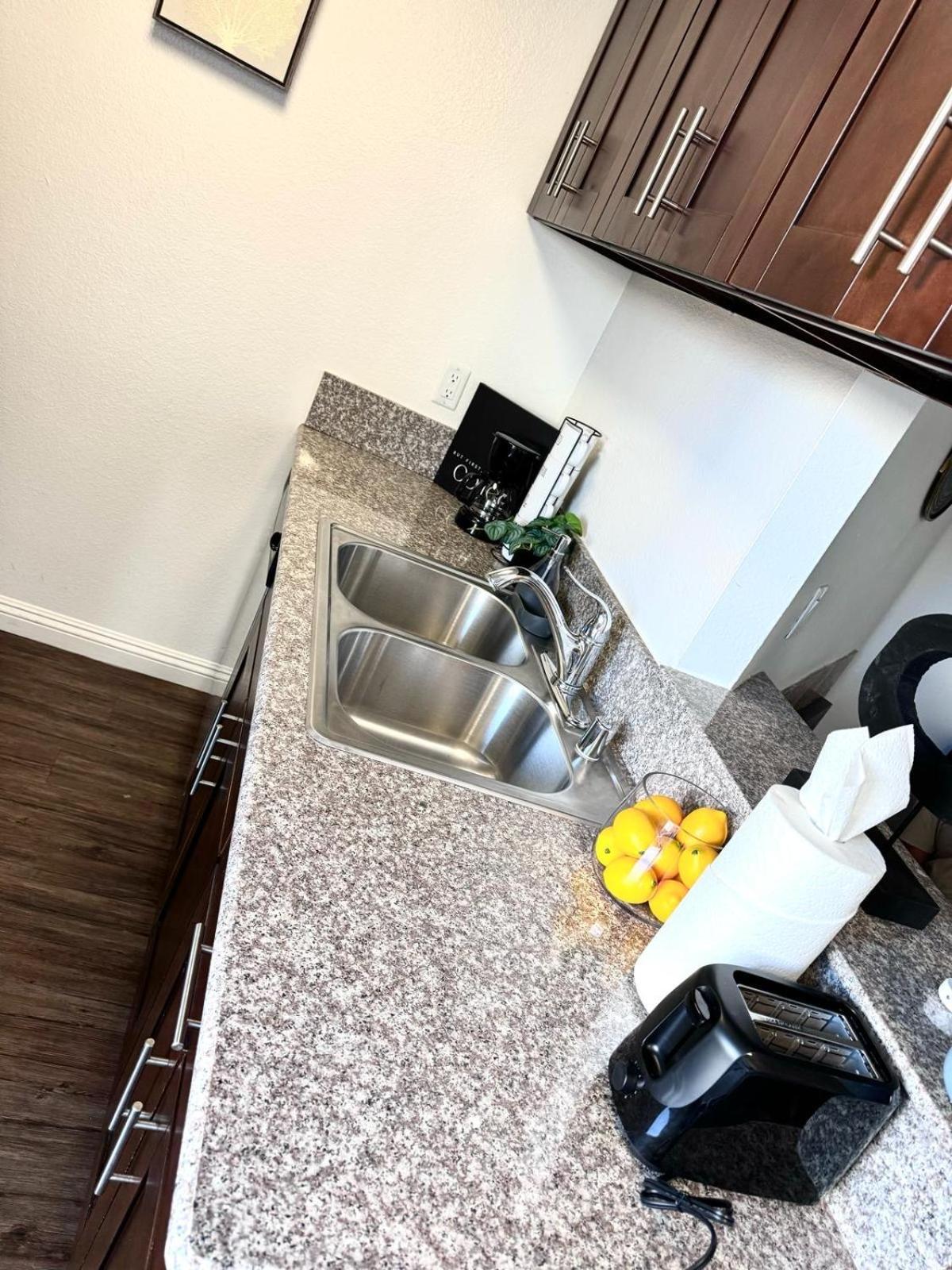 Amazing Universal Studios Loft Free Parking Лос Анджелис Екстериор снимка